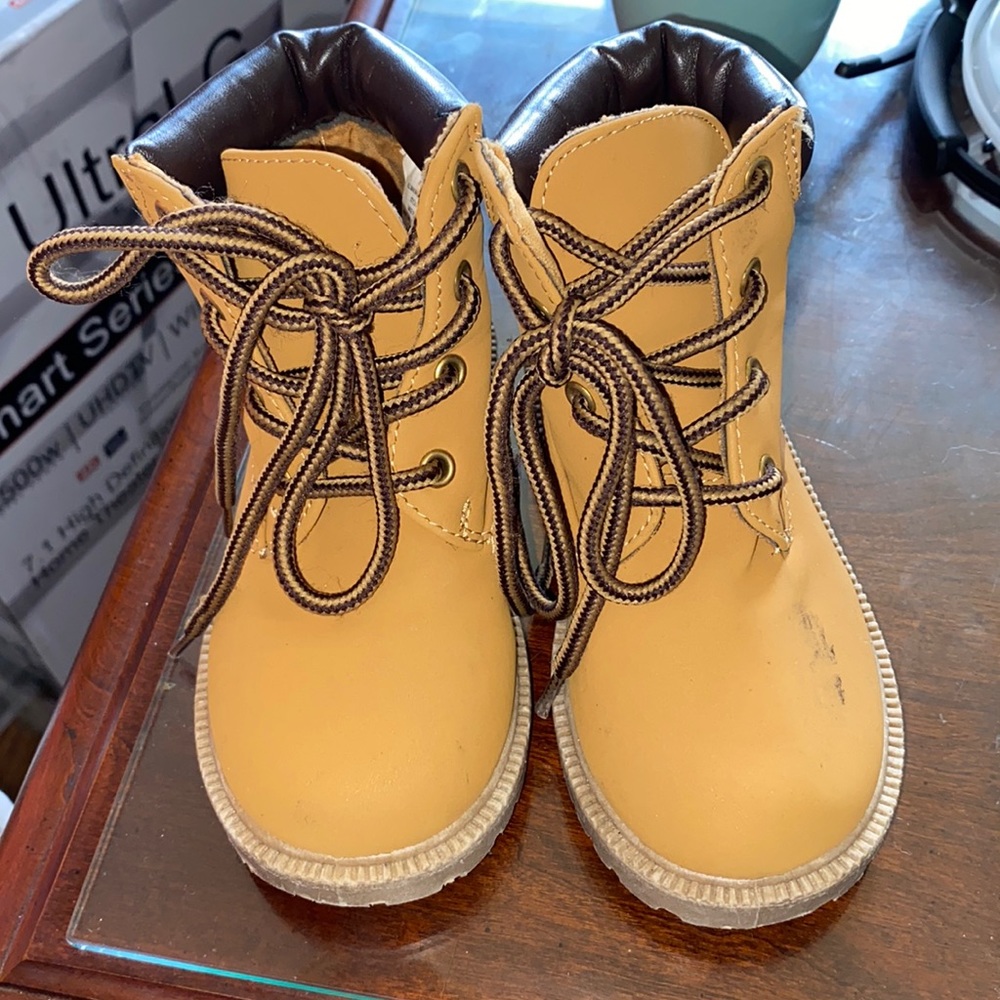 Kids combat boots - worn once- one stain on left boot